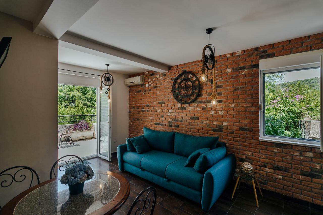 Poolside Apartments Miljan I Ranko 헤르섹 외부 사진