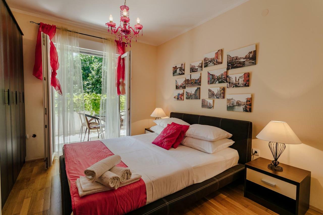 Poolside Apartments Miljan I Ranko 헤르섹 외부 사진