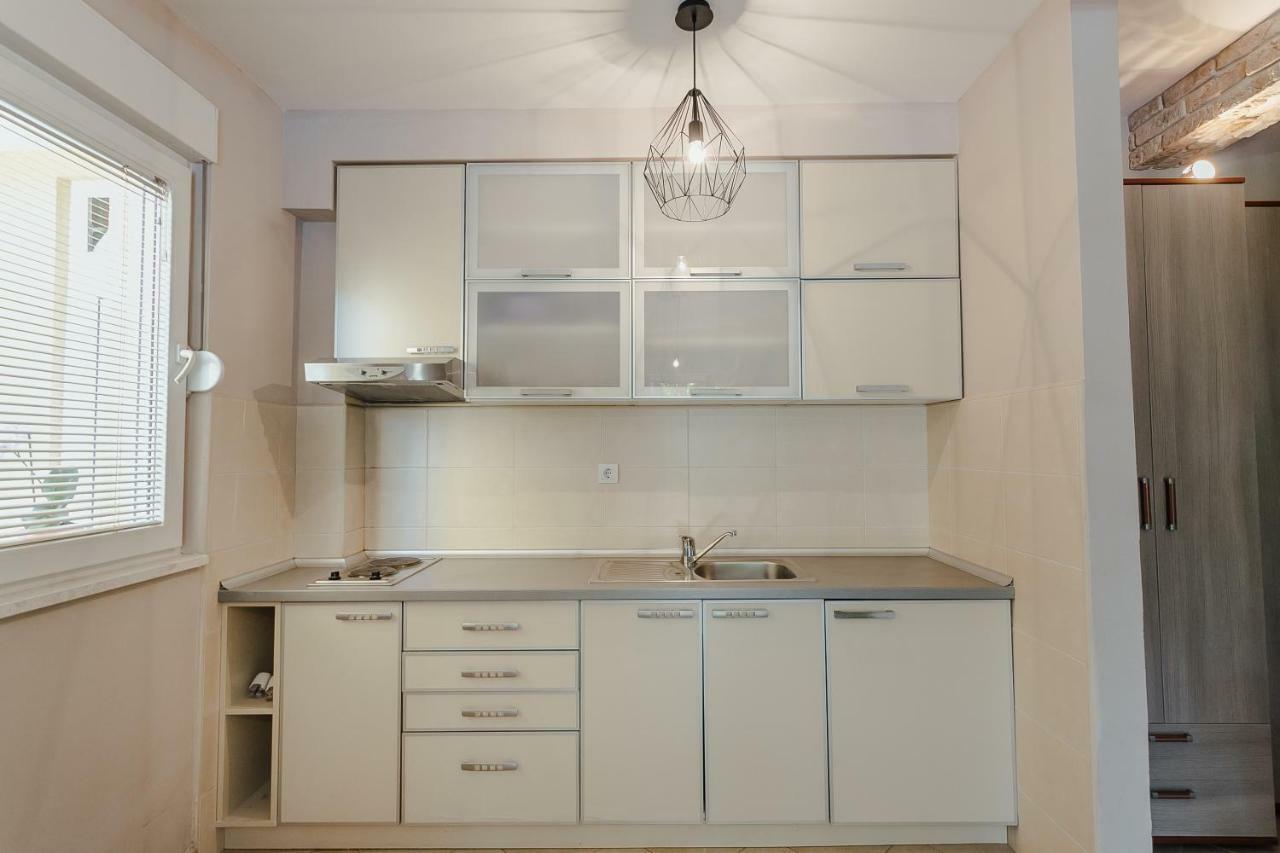 Poolside Apartments Miljan I Ranko 헤르섹 외부 사진
