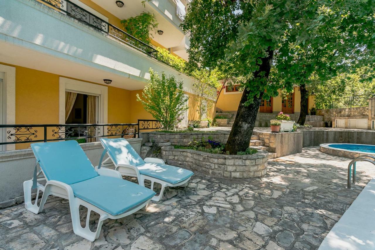 Poolside Apartments Miljan I Ranko 헤르섹 외부 사진