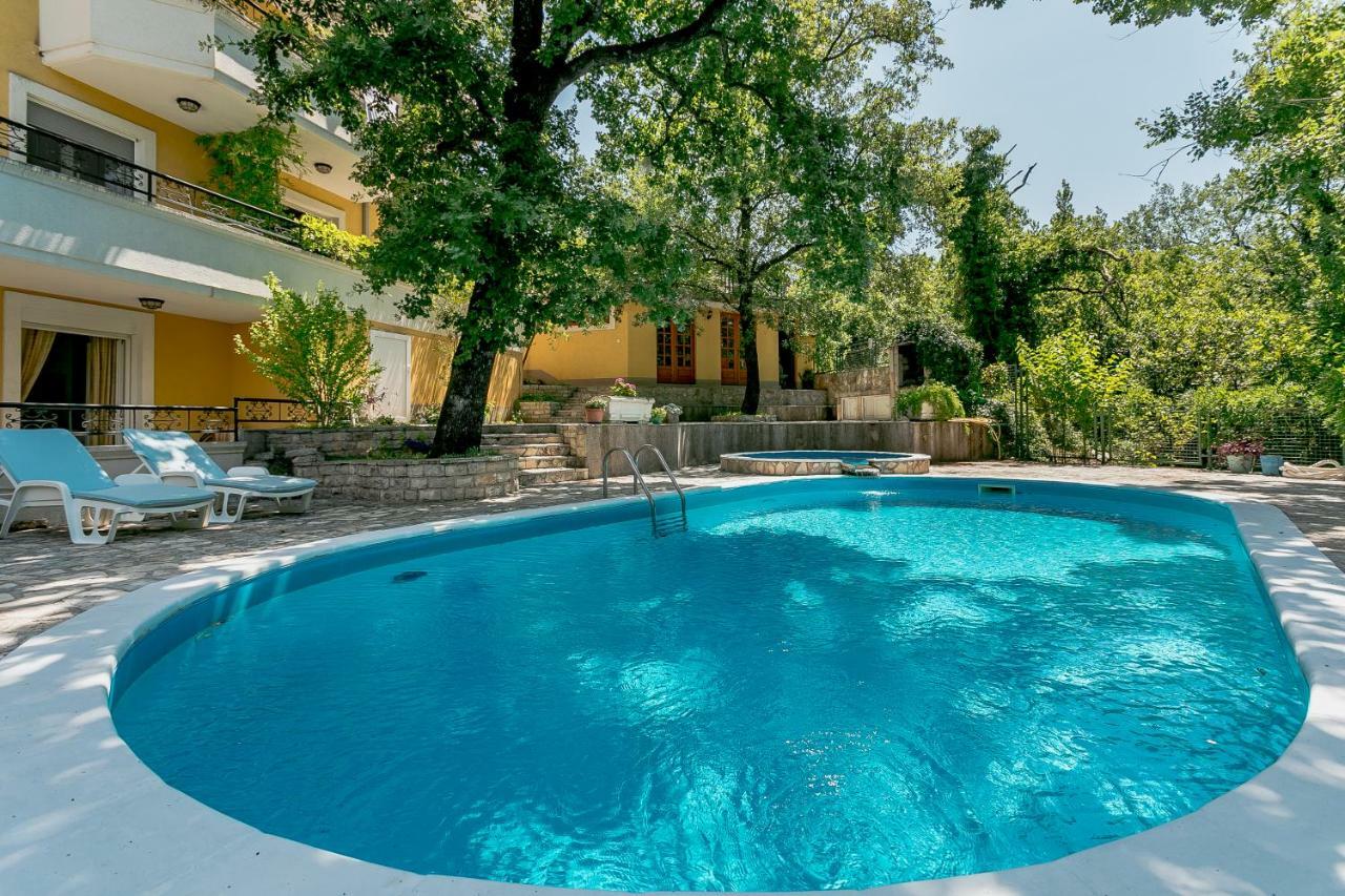 Poolside Apartments Miljan I Ranko 헤르섹 외부 사진